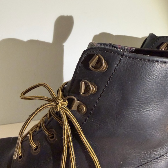 Vintage Dr Martin Black Leather Boots - Picture 8 of 9